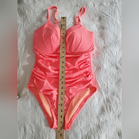 NWOT VS Bombshell One piece - Picture 2 of 5